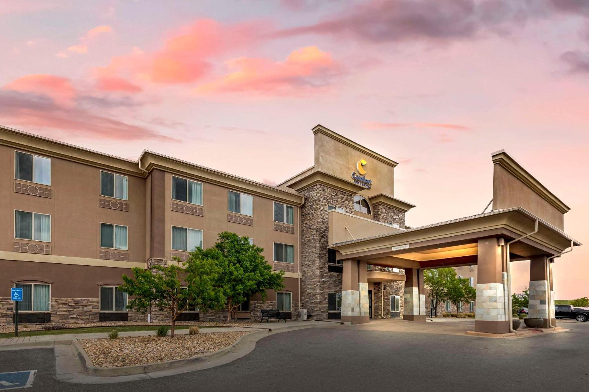 Comfort Inn & Suites Brighton Denver Ne Medical Center Exterior foto
